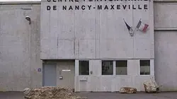 Matons violents : la loi du silence