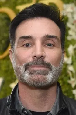 Photo Matthew B. Roberts