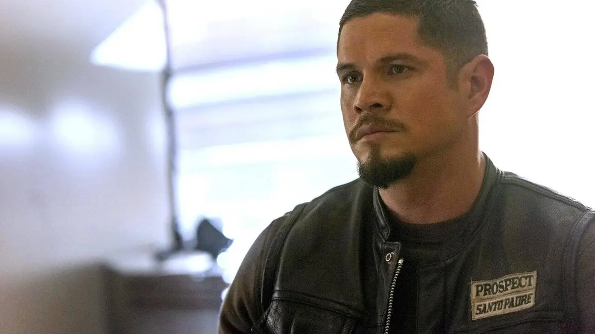 Mayans S02E04 Revers