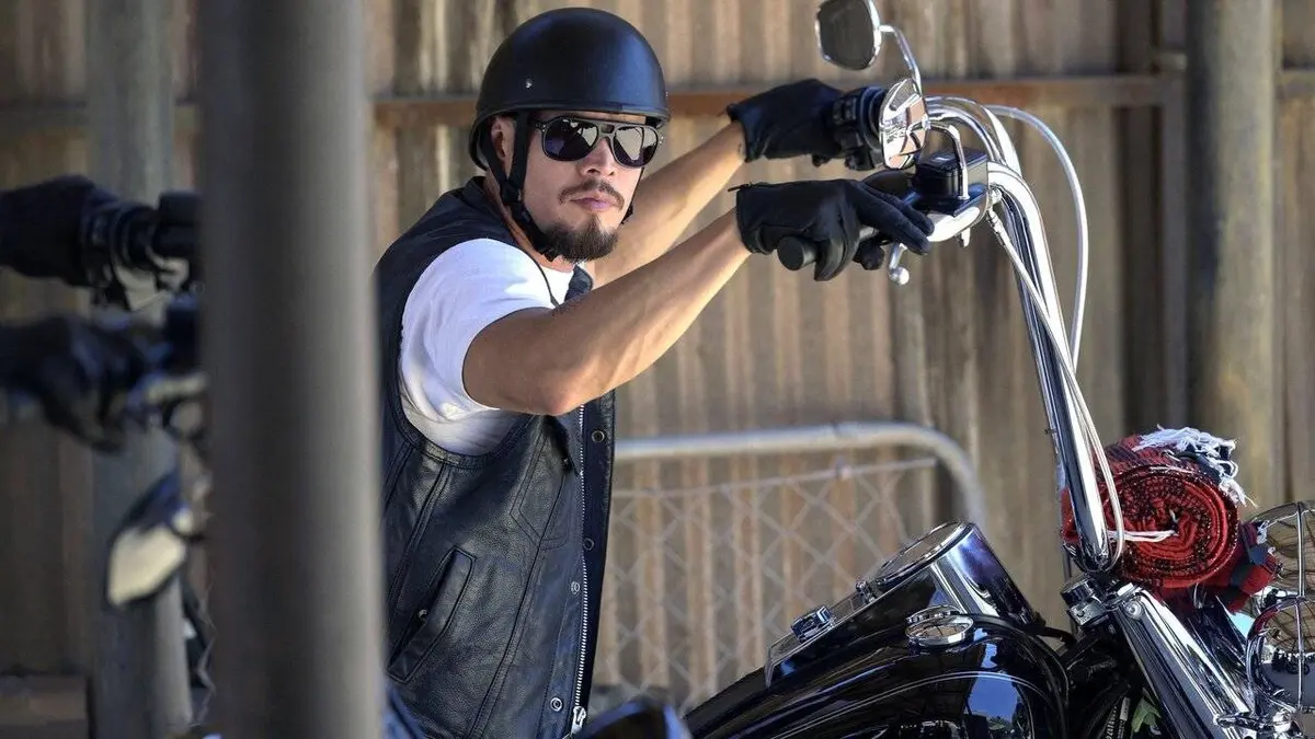 Mayans S02E06 La vengeance des mercenaires
