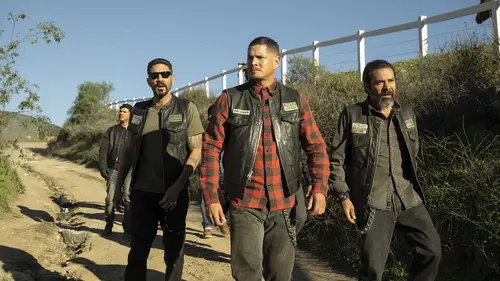 Mayans S05E01 Nouveau trafic