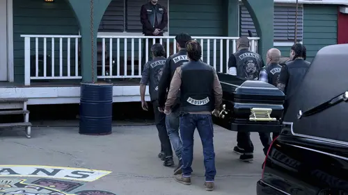 Mayans S05E08 Her Blacks Crackle and Drag