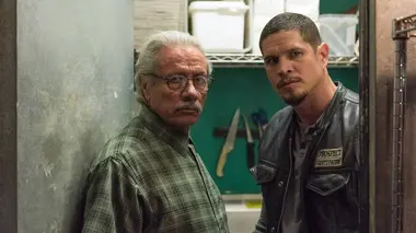Mayans S01E01 Sang pour sang