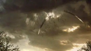 Collision en vol / Vol BTC 2937, croisement mortel