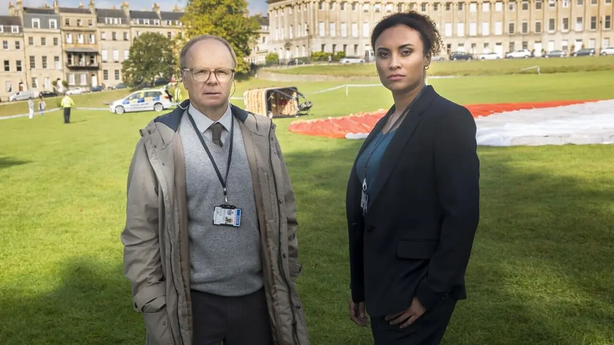 McDonald & Dodds S02E01 Le petit homme qui n'était pas là