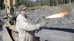 Mécanos tout terrain Coincé sur la rivière Yukon