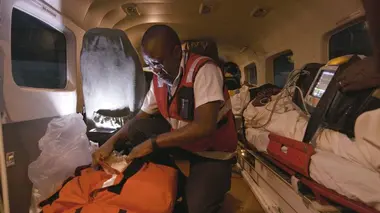 Kenya : les ambulanciers du ciel