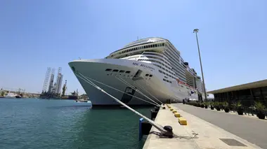 Méga bateau de croisière