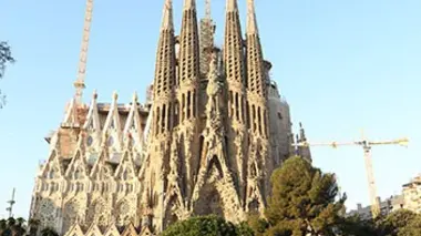 Méga constructions E06 La Sagrada Familia