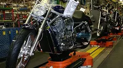 Mega Factories S01E05 Harley Davidson