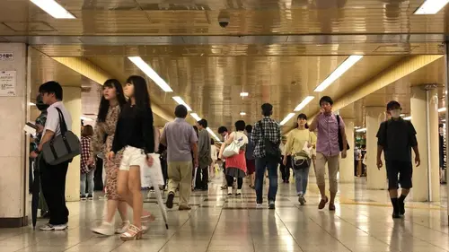 Mega Hubs S01E02 Gare de Shinjuku