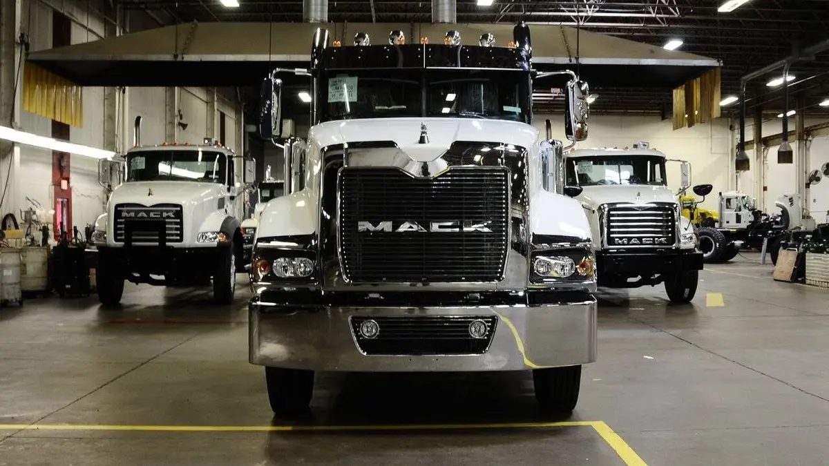 Megafactories S05E04 Mack Trucks
