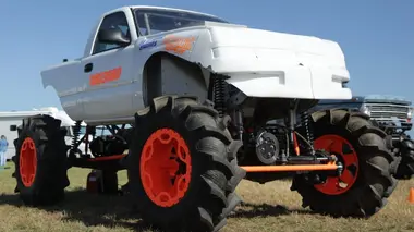 Mégatrucks : qui sera le meilleur ? Stuck in the Mud