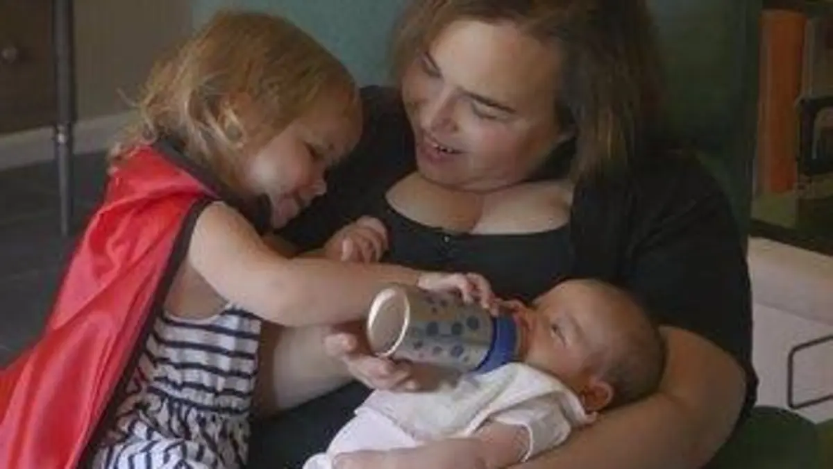 Mères porteuses : le dernier espoir de devenir parents ?