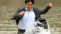 Meurtres à l'anglaise S04E02 Suicide au haras ? en streaming