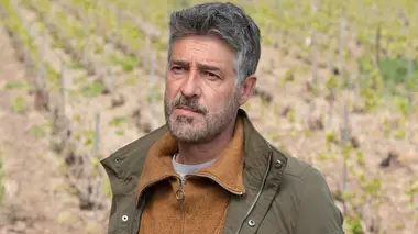 Meurtres à... S09E13 Meurtres en Champagne