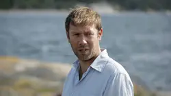 Meurtres à Sandhamn S02E01 Du sang sur la Baltique