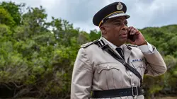 Meurtres au paradis S12E03 Plage à vendre