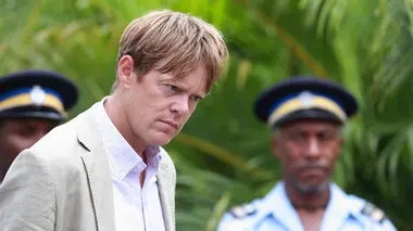 Meurtres au paradis S04E07 Travail d'équipe