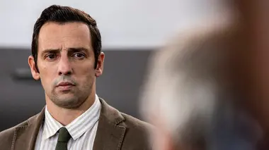 Meurtres au paradis S11E03 Toujours plus haut