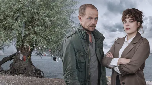 Meurtres en eaux troubles S01E23 L'arbre à souhaits en streaming