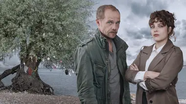 Meurtres en eaux troubles S01E23 L'arbre à souhaits