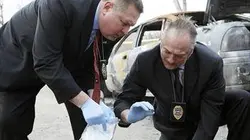 Meurtres sous surveillance S03E13 Brûlée vive