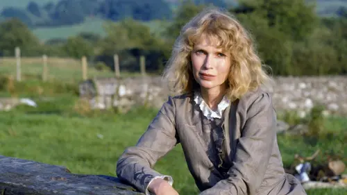 Mia Farrow, en clair-obscur