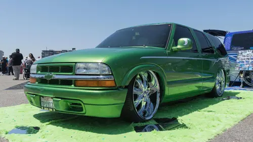 Miami Customs S01E07 La Chevy Blazer D'Iman Shumpert