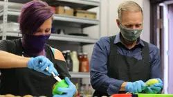 Millionnaire incognito : business en détresse