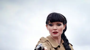 Miss Fisher enquête S01E11 Mort sous le chapiteau