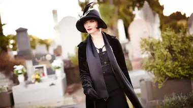 Miss Fisher enquête S02E02 Esprit, es-tu là ?