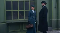 Miss Scarlet, détective privée S04E04 L'aigrette de diamant en streaming