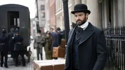 Miss Scarlet, détective privée S01E01 Premiers pas