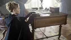 Miss Scarlet, détective privée  S01E02 La rose de minuit