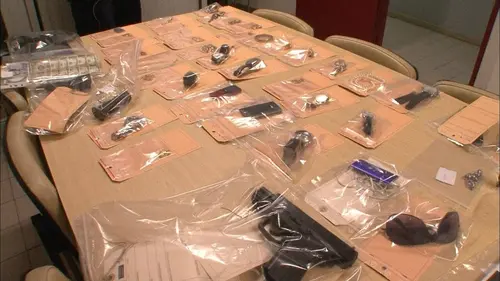 Mission protection E24 Gang, bijoux et vidéo