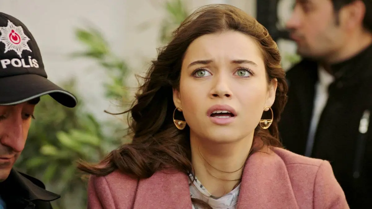 Mme Fazilet et ses filles S01E92