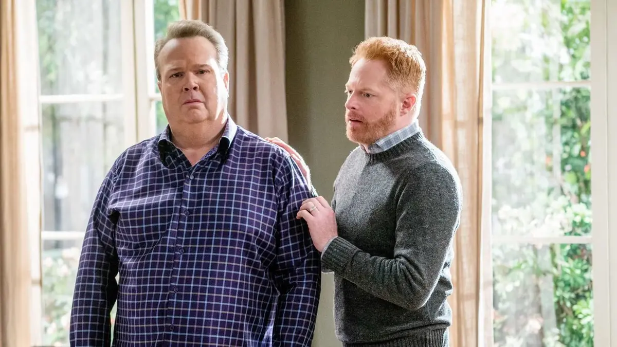 Modern Family S09E11 La cabane à filles