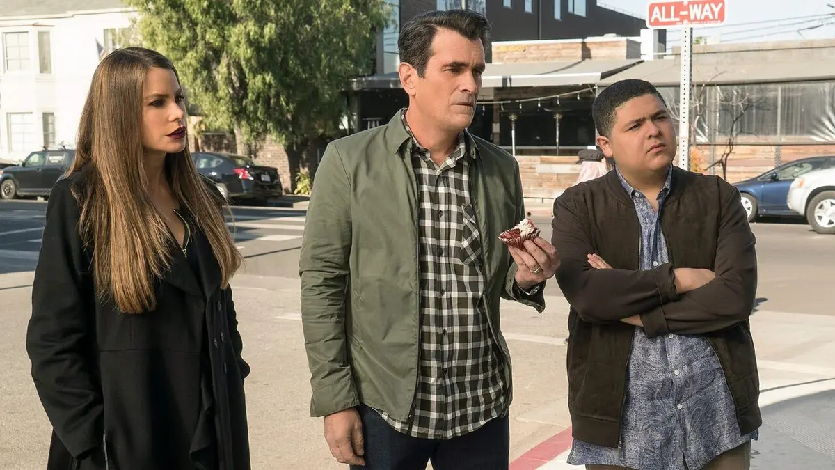 Modern Family S09E13 A mon meilleur ennemi