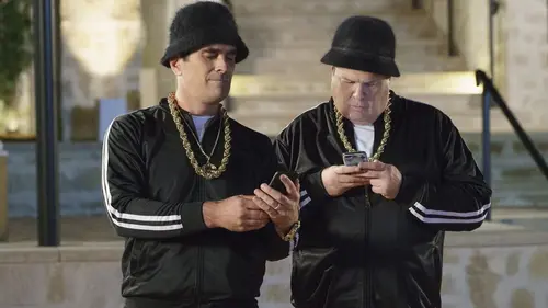 Modern Family S09E16 Usual Suspects