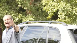 Modern Family  S02E11 Ralentissez vos voisins