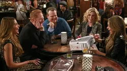 Modern Family S06E10 Haley a 21 ans