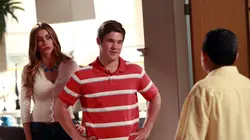 Modern Family S05E08 Des squelettes dans le placard