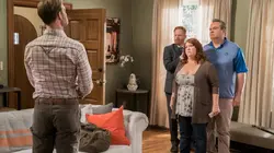 Modern Family S09E10 Quel pied !