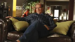 Modern Family  S02E02 Embrasse-moi idiot !