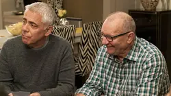 Modern Family  S07E19 Nom d'un chien !