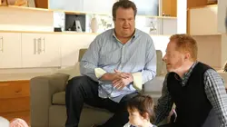 Modern Family S02E13 Dans de beaux draps en streaming