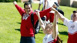 Modern Family S03E04 Porte-à-porte