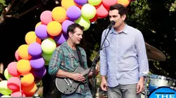 Modern Family  S05E07 La brigade de la kermesse