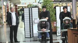 Modern Family S02E16 Non je ne regrette rien